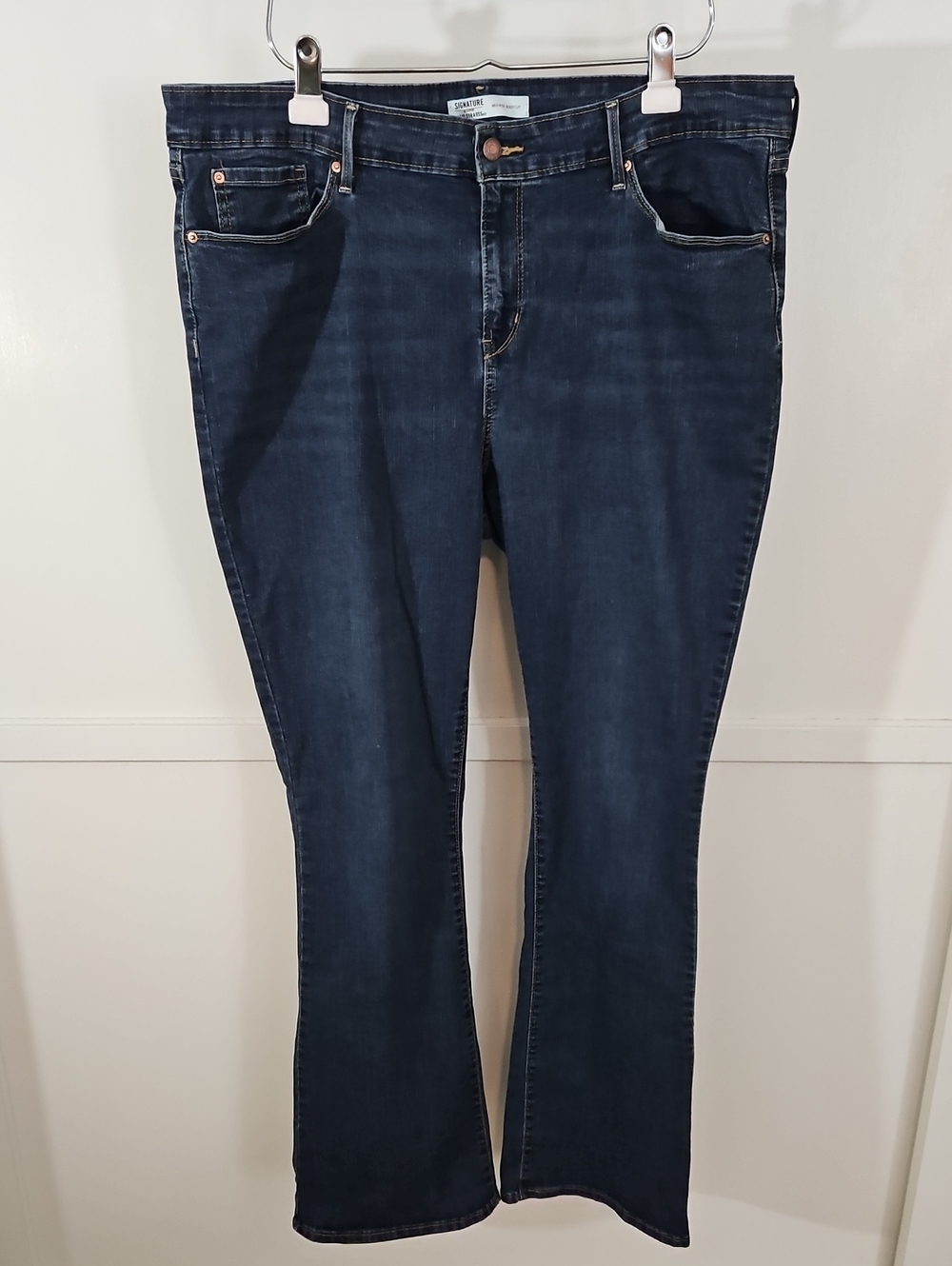 Levi's Mid Rise Bootcut Jeans 20L